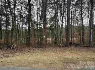 352 Broken Arrow Dr, Statesville, NC 28677