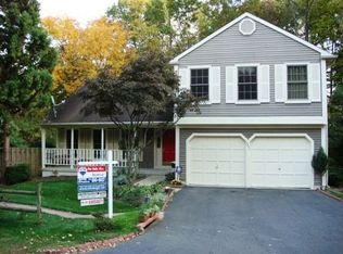 7371 Silver Pine Dr, Springfield, VA 22153