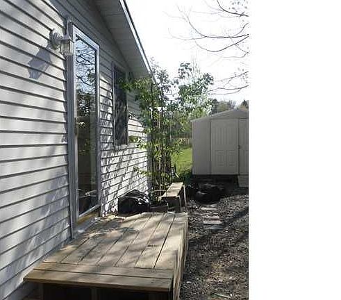 2nd image of 28 Mechanic St