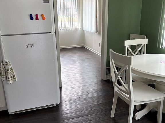 4th image of 2327 Wildwood Circle Dr