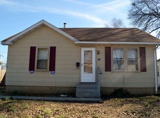 222 Picker Ave, Wood River, IL 62095