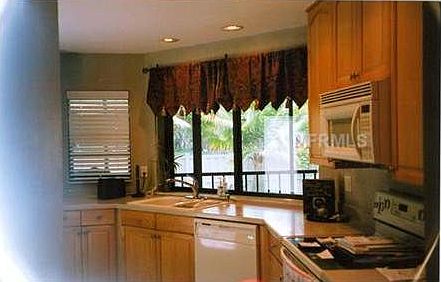 2nd image of 740 Captiva Ct NE