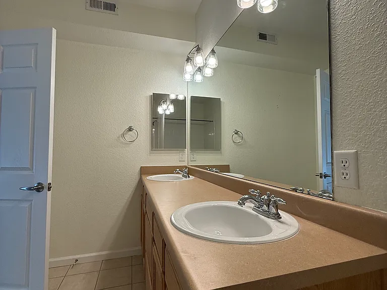 8105 E 11th Ave #4A — Photo 11