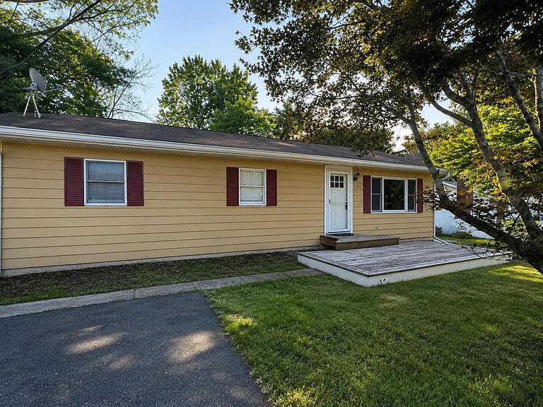 175 Bollinger Dr — Photo 1