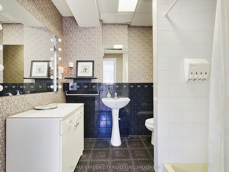 38 Cypress St #LOWER — Photo 12