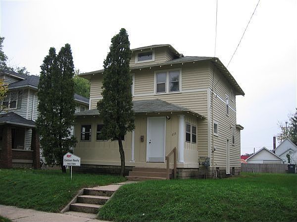 828 Evergreen SE