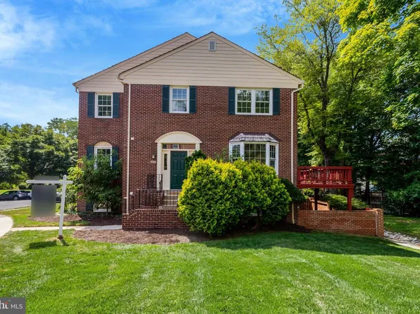 6859 Williamsburg Pond Ct, Falls Church, VA 22043