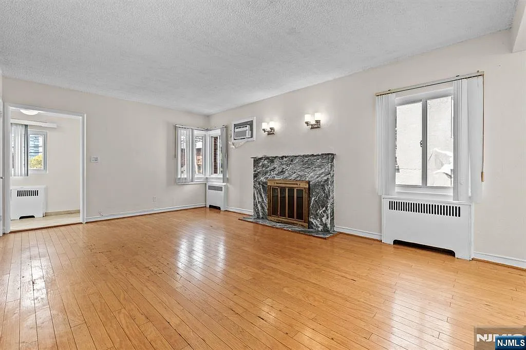 3 bed, 2.0 bath, $4,500 — Photo 3