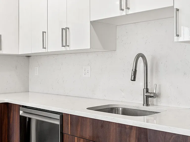 124 Warren St #401 — Photo 6