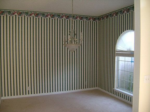 3rd image of 109 Hillcrest Ct