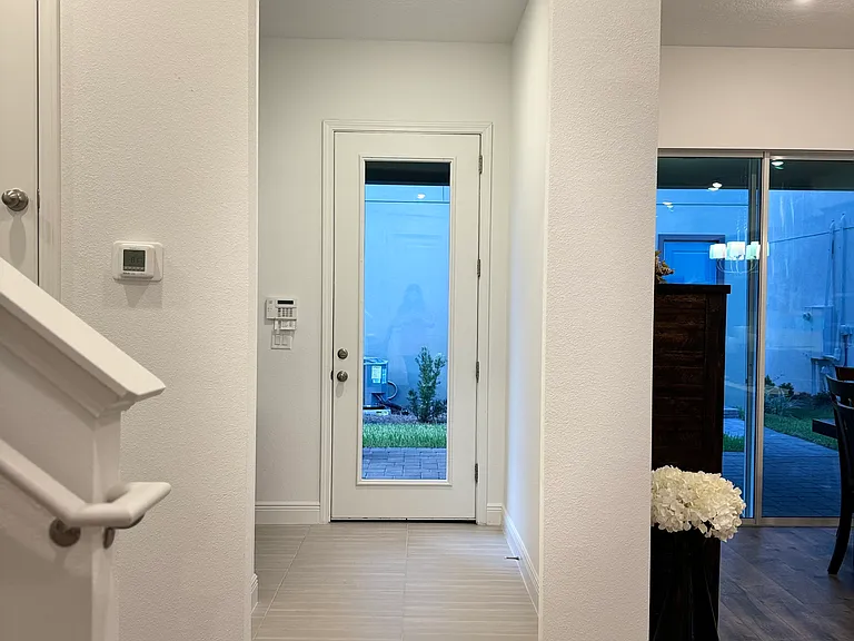 9757 Neruda St — Photo 9