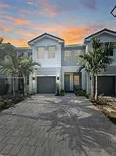 4 bed, 2.5 bath, 2236 sqft, $4,100 — Photo 2