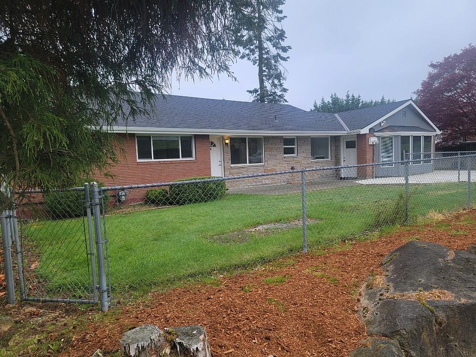 Private fenced yard