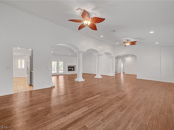 5th image of 7441 Darby Ave