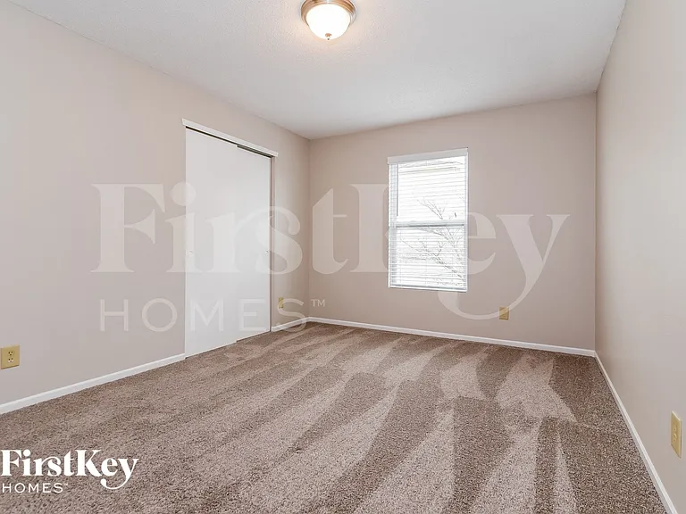 961 Springside Ct — Photo 10