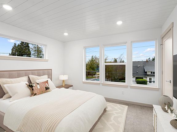 3rd image of 5004 Latona Ave NE #C