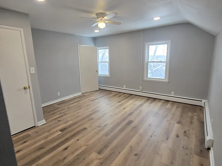 7800 W Forest Home Ave — Photo 5