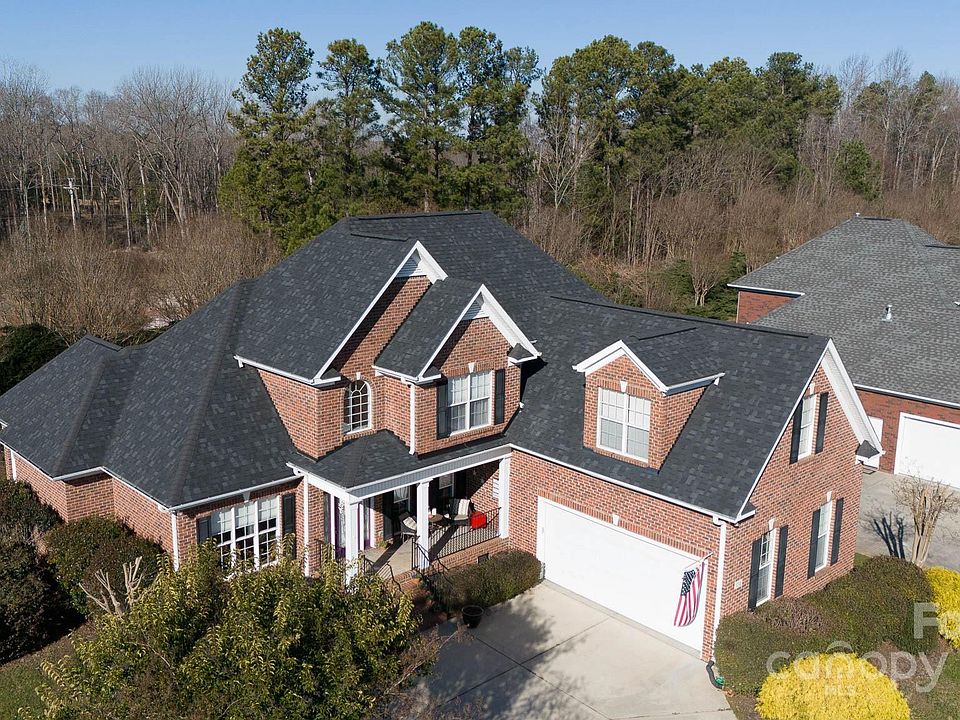 1st image of 174 Lake Commons Dr