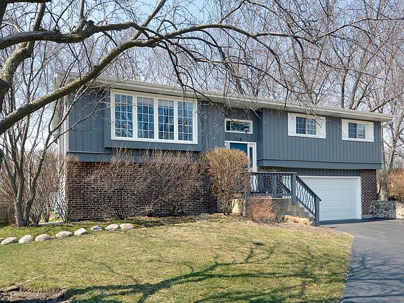 3rd image of 78 W Brentwood Dr
