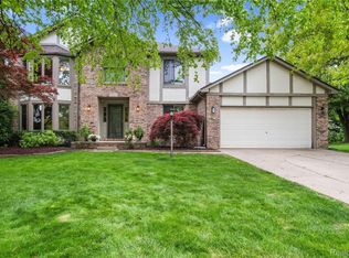 1036 Bembridge Dr, Rochester Hills, MI 48307