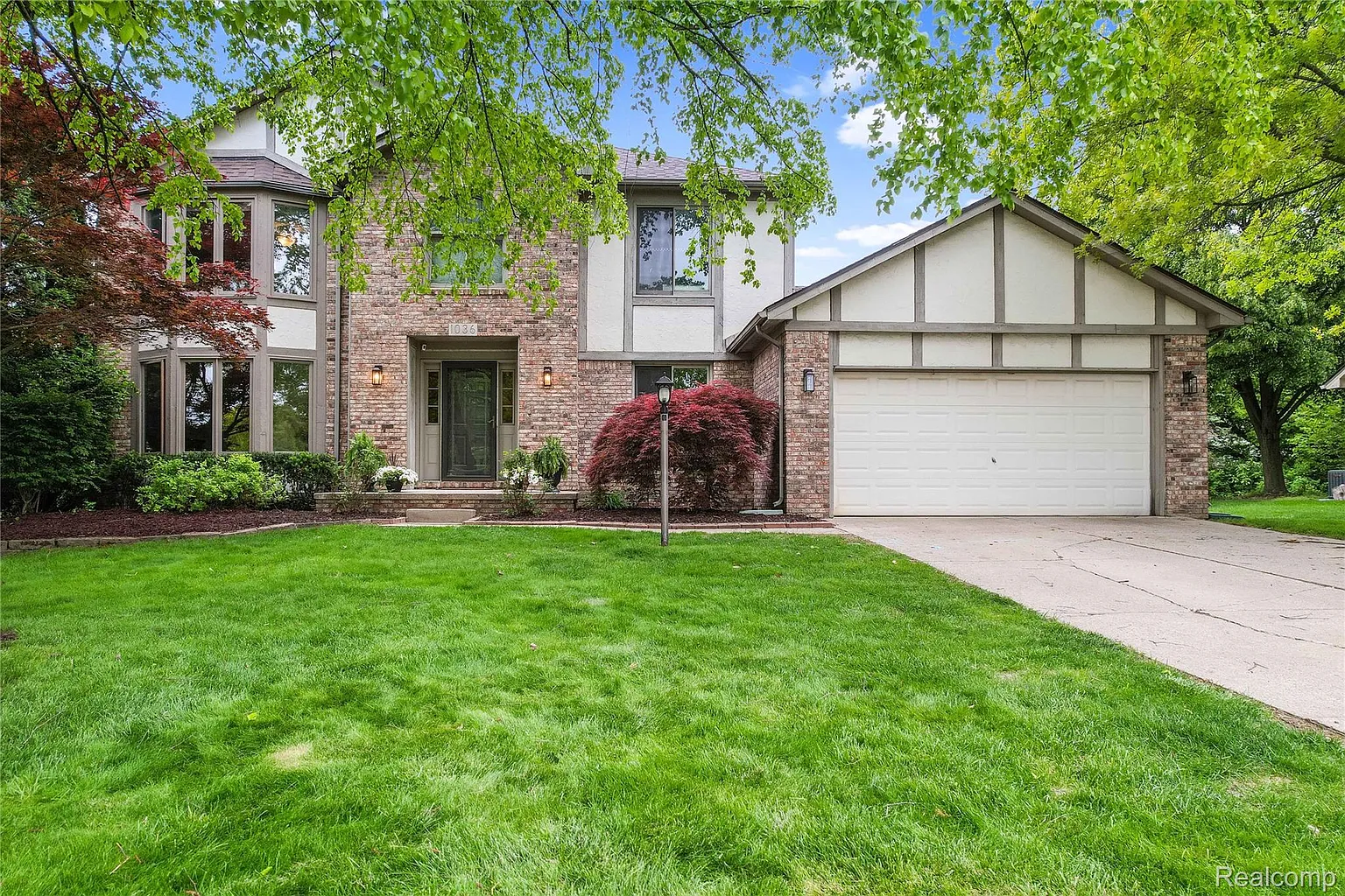1036 Bembridge Dr photo 1
