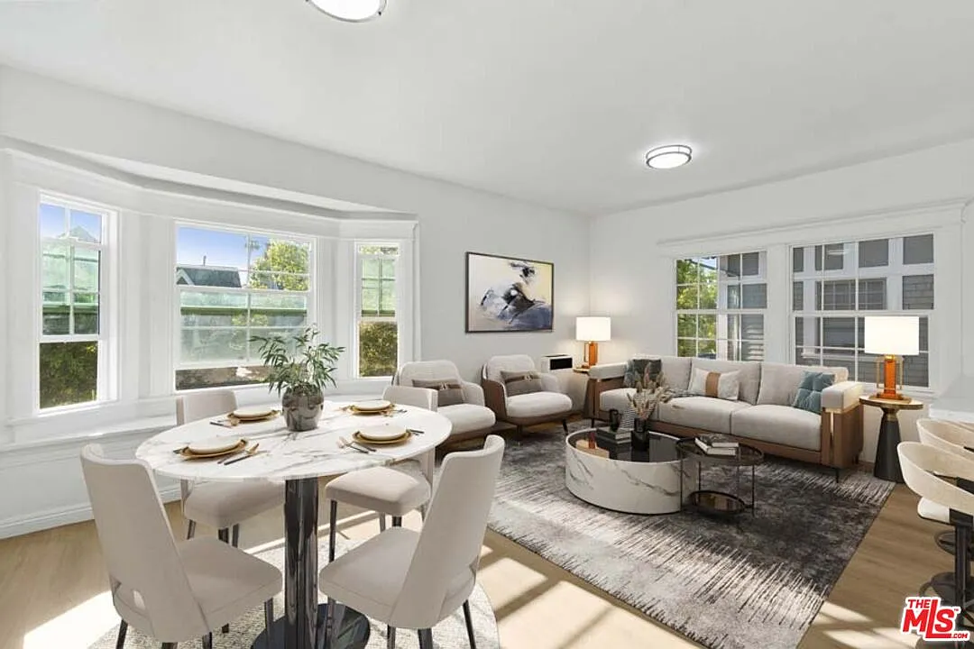 2 bed, 1.0 bath, 878 sqft, $2,450 — Photo 3