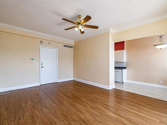 4th image of 2109 Bayshore Blvd Unit 210