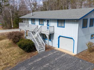 4 N Shore Dr, Center Barnstead, NH 03225