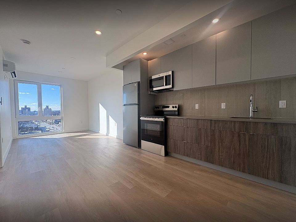 1st image of 17202 Hillside Ave #9D