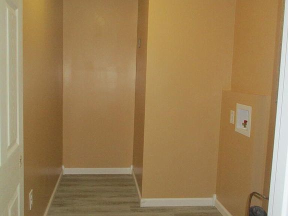 5th image of 938 Columbus St