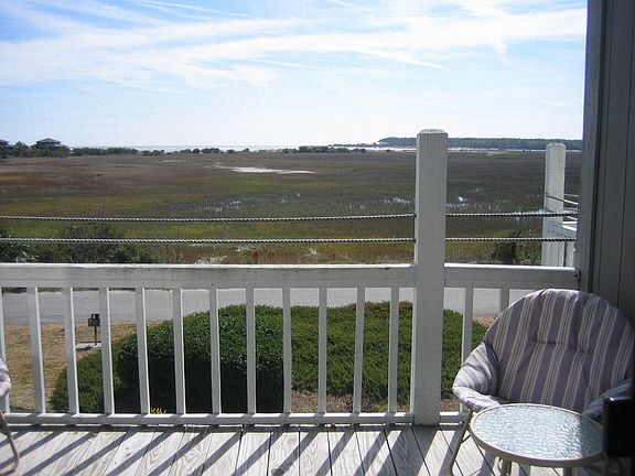 Balcony w partial Ocean View