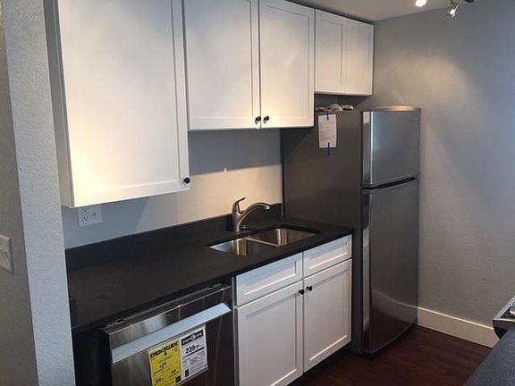 3rd image of 1739 N Gilpin St APT 104