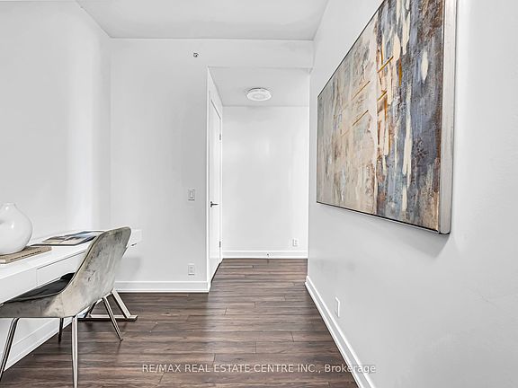 2nd image of 10 Park Lawn Rd #809