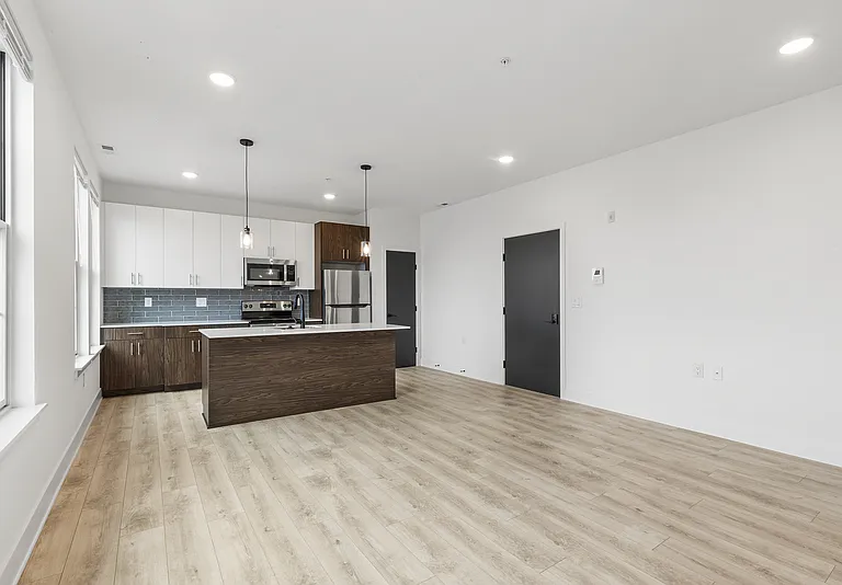 943 Washington Ave #501 — Photo 3