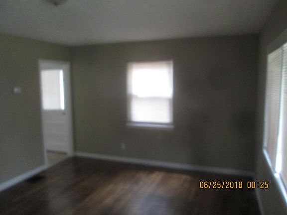 2nd image of 3452 Medina Ave