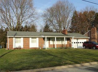 1143 Overland Ave NE, North Canton, OH 44720