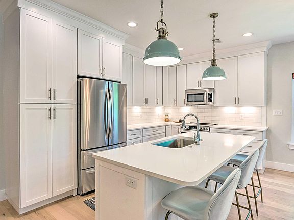 5th image of 120 N 6th St