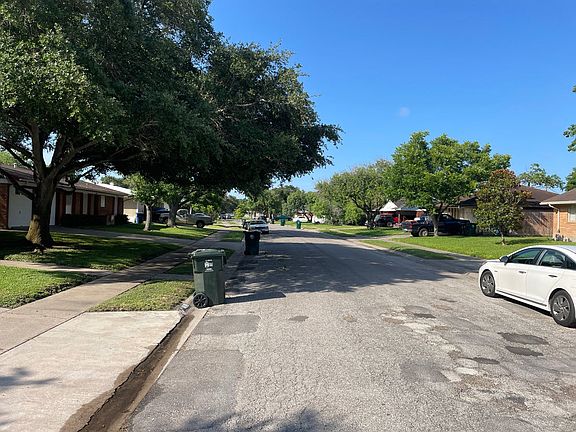 4th image of 4614 McGregor Dr
