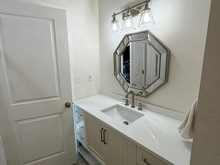 919 SW 6th Ave — Photo 31