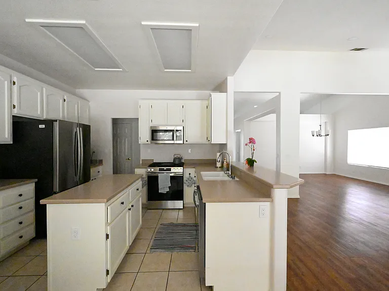4208 Grandview Dr — Photo 10