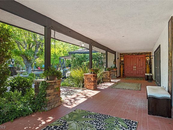 3rd image of 5865 Edna Ave