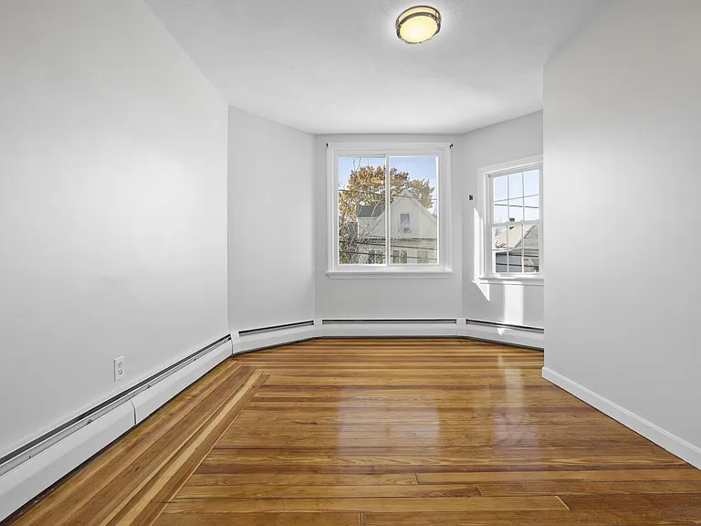 40 William St #2 — Photo 3