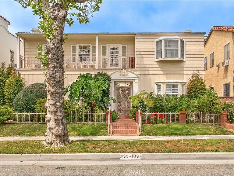 135 1/2 S Canon Dr — Photo 12