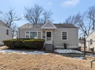 114 Reasor Dr, Saint Louis, MO 63135