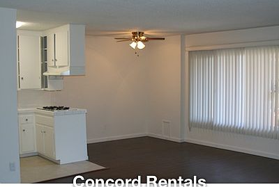 3rd image of 15540 Moorpark St APT 6