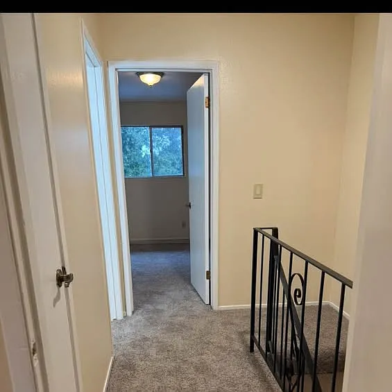 Montecito Apartments — Photo 10