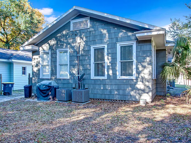 3868 Herschel St — Photo 11