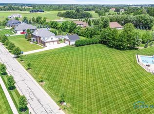 5801 Hamptons Dr, Monclova, OH