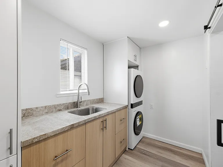 15548 Usher St #1 — Photo 12