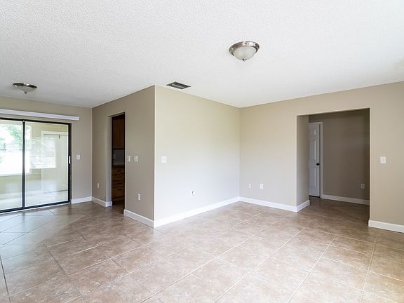 3rd image of 7304 Alderwood Dr